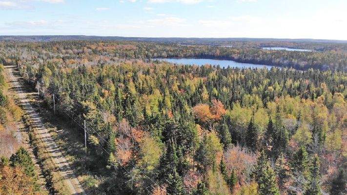 Cape Breton - 3,1 Hektar großes See-Ufergrundstück