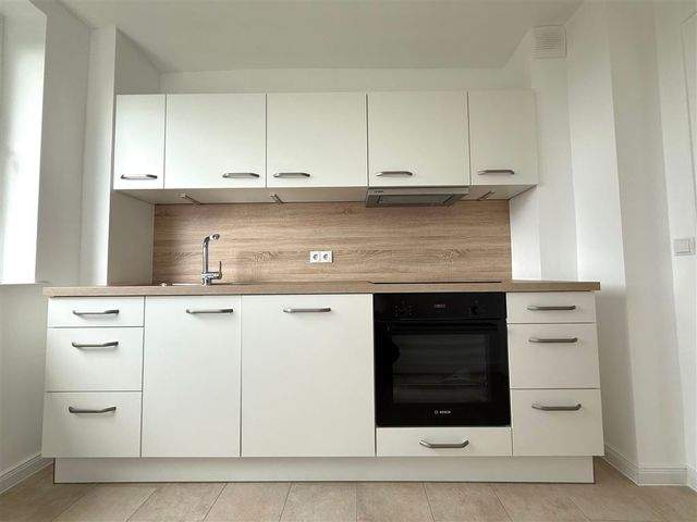 Zentral in Kronshagen: Sanierte 3-Zimmer-Whg. mit Aufzug, Balkon, Garage // BGM-Drews-Straße - Photo 3