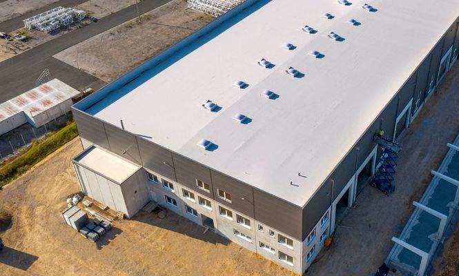 Referenzobjekt 12.000 qm Produktion + Büro.JPG