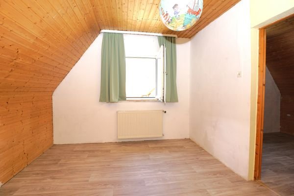 DG Schlafzimmer mit Ankleide