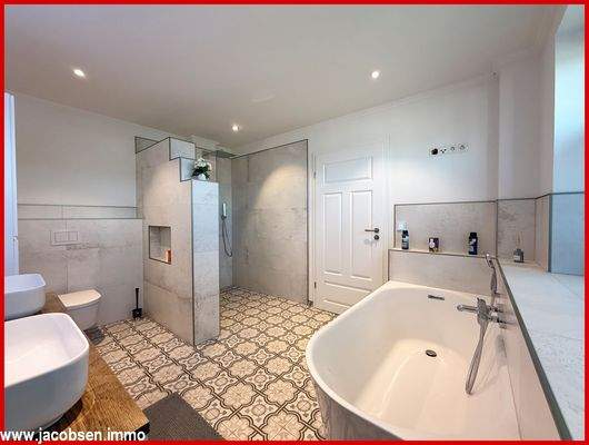Obergeschoss -  Vollbad Bild 2