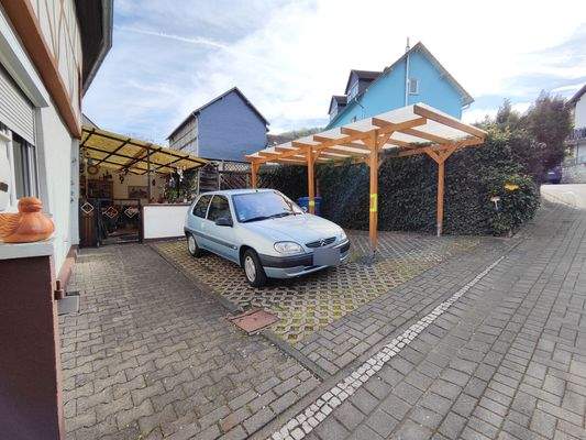 Parkplatz, Carport