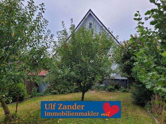 Einfamilienhaus mit 1.220 m² Grundstück