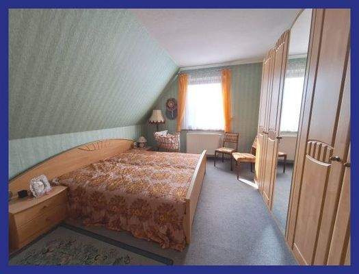 Schlafzimmer DG