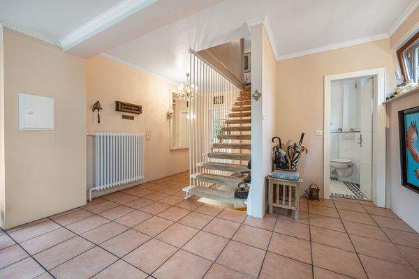 geschmackvoll arrangierter Diele