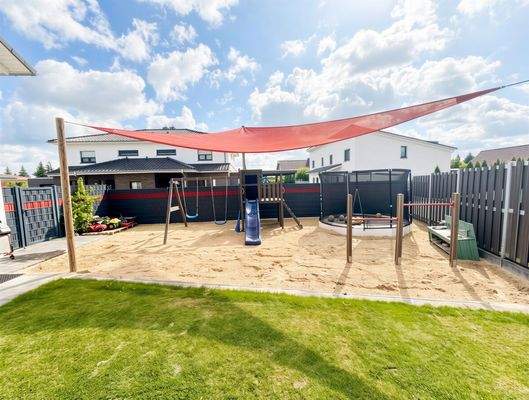 Ihr eigener Spielplatz am Haus!
