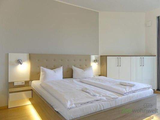 linkes Schlafzimmer, Doppelbett