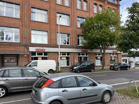 Straßenansicht Fachmarkt