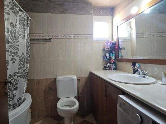 Kreta, Neapoli: Geräumige Wohnung zu verkaufen