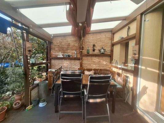 Terrasse mit Überdachung
