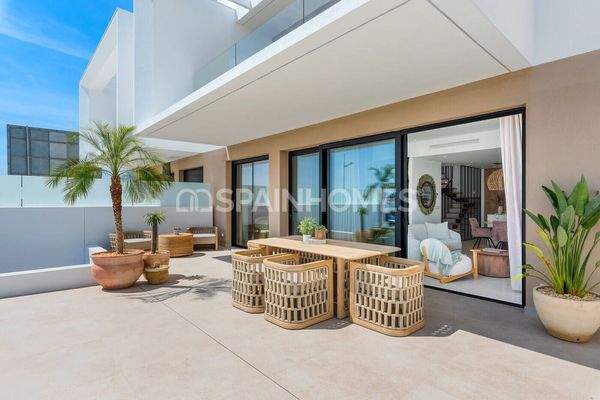 Semi-Detached Houses with Pools in Dolores Alicante