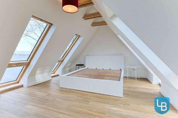 Lichtdurchflutetes Schlafzimmer II