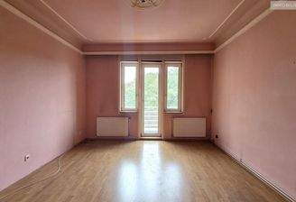 Wohnzimmer mit Balkon