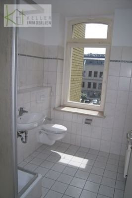 Bad/WC mit Dusche und Fenster