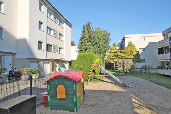 Ansicht Rückseite, Spielplatz