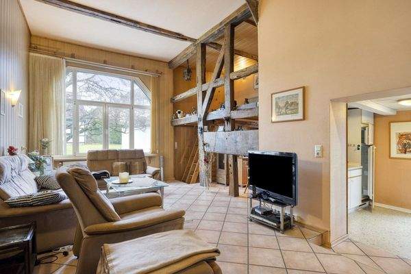 EG große Wohnung - Wohnzimmer Blick in die Küche