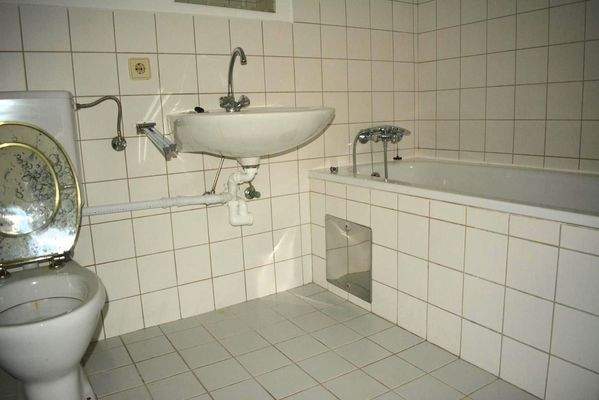 Badezimmer mit Wanne