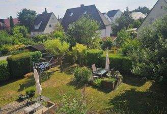 Wunderschöner Garten - nach Süden ausgerichtet - 