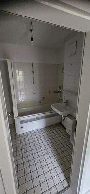 Badezimmer mit Badewanne