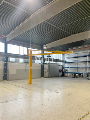 Innenansicht Halle - JLL