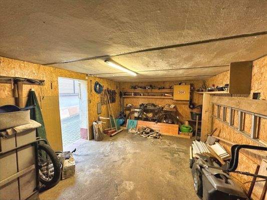 Nebengelass/ Garage (EG)