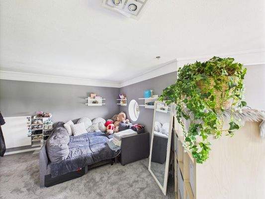 CAM03784G0-PR0075-STILL052