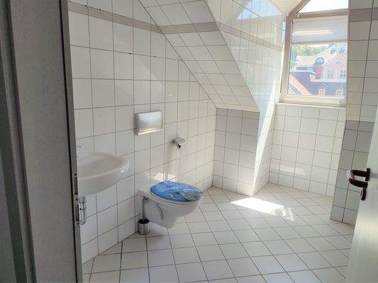 B51-53 - 4.OG li - Bad.jpg