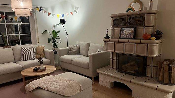 Wohnzimmer mit Kamin