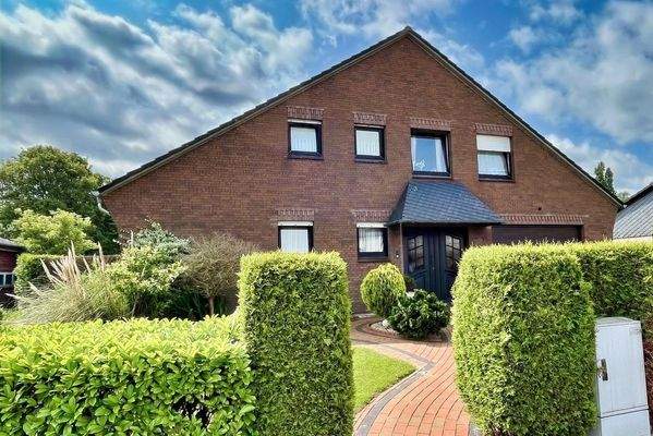 Imposantes Klinkerhaus mit schönem Garten