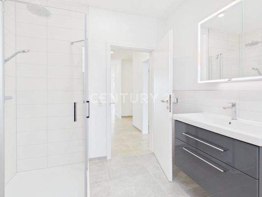 Badezimmer mit hochwertiger Ausstattung