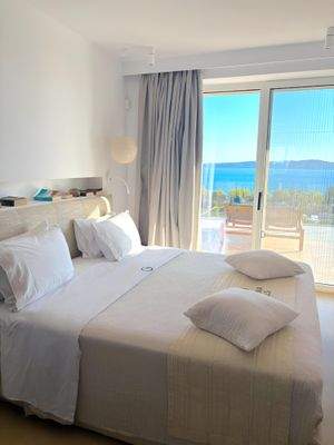 12b. Exklusive Villa mit Meerblick und Pool in Gia