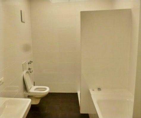 Erdgeschoss Wohnung 02 Badezimmer