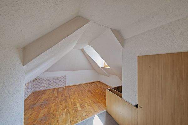 Abstellbereich neben Schlafzimmer