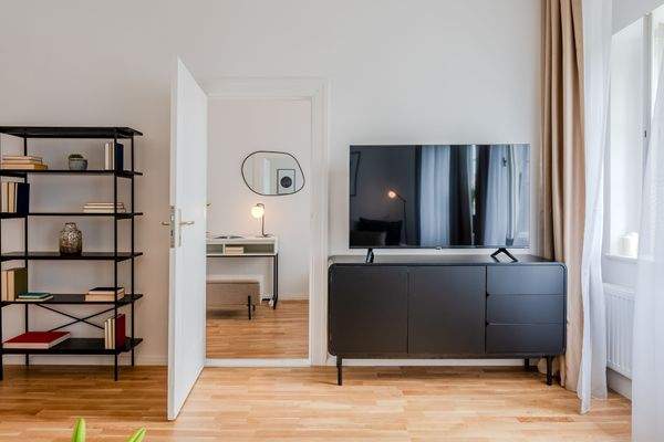 Berliner Straße _Stylish-Living-Room-Berlin-Apartment_#71-9.jpg