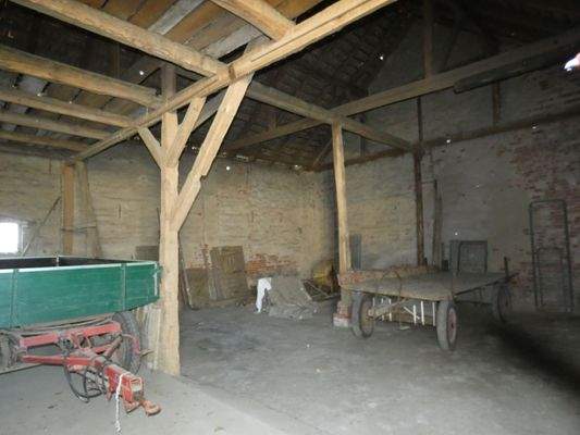 19-Scheune innen.JPG
