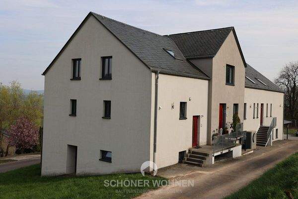 Giebel- und Vorderansicht