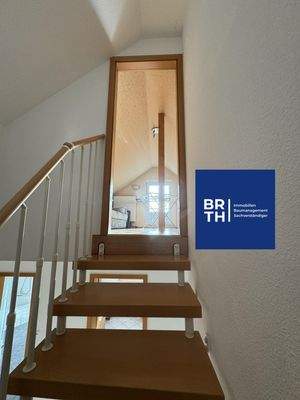 Treppe OG zu DG.jpg