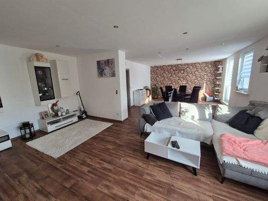 EG: Wohn- und Essbereich