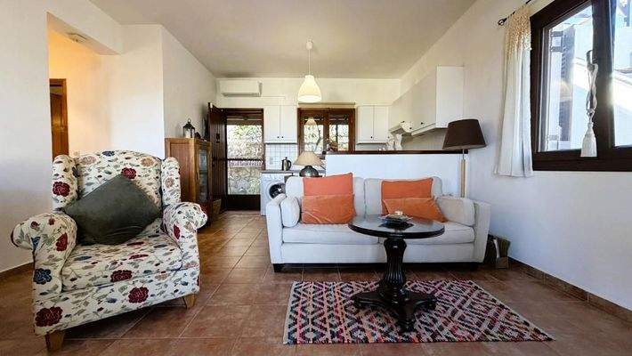 Kreta, Apokoronas: Wunderschönes 2-Schlafzimmer-Haus mit Meerblick, Garten und Dachterrasse in Plaka bei Chania