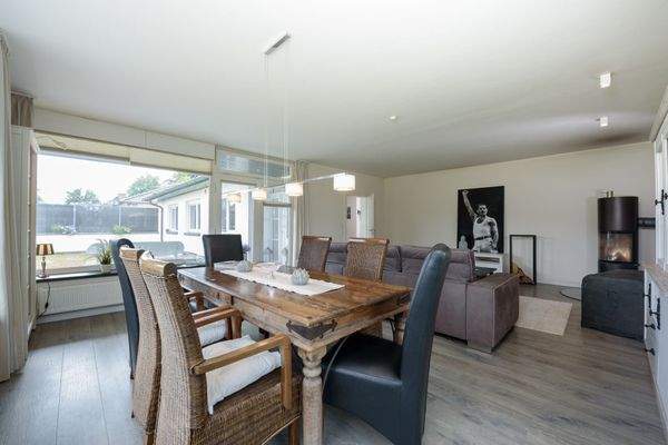 Wohn- und Esszimmer (2)