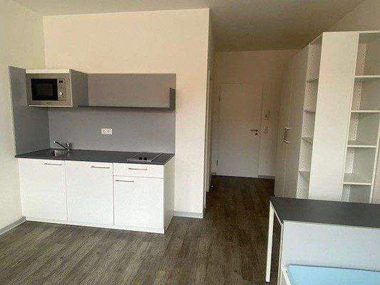 Zimmer Blick zur Küche.jpg