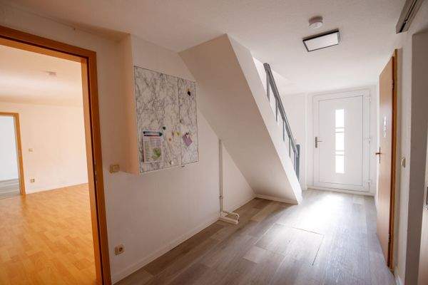 05 - Hauseingangsbereich.jpg