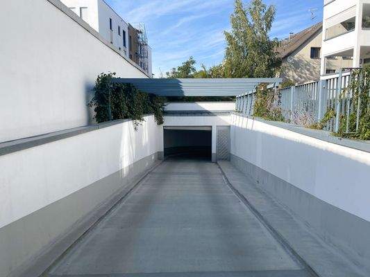 Tiefgarageneinfahrt