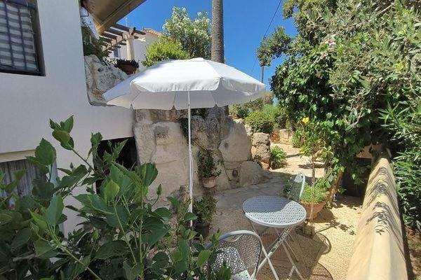 Kreta, Pirgos Psilonerou: Schönes Haus in toller Anlage in Strandlage zu verkaufen