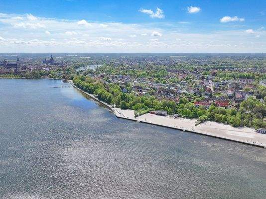 In der Nähe des Stadtstrandes