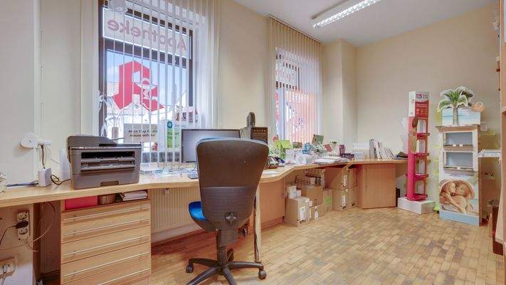 GE 4: Büro Apotheke