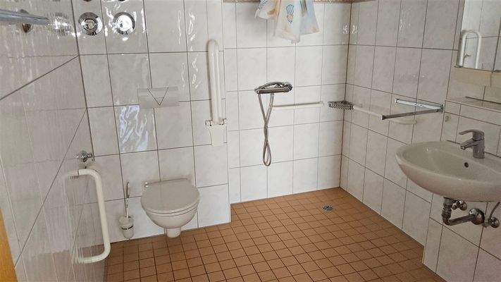 Badezimmer (beispielhaft)