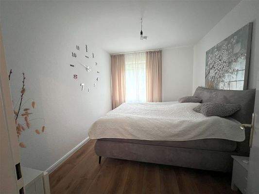 Einrichtungsbeispiel mittleres Schlafzimmer 