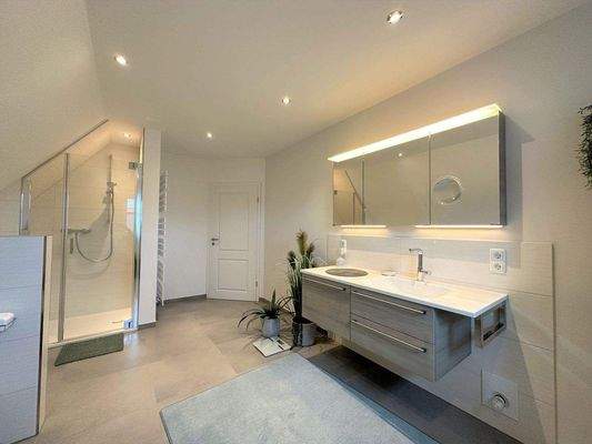 Vollbad Dachgeschoss 