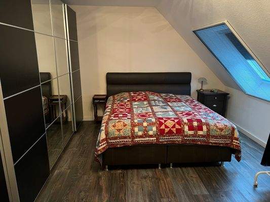 Schlafzimmer 1 Bild 2.jpeg